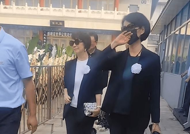 温网首轮看点，德雷珀止步四强美黑马进决赛，大坂火娃争首冠