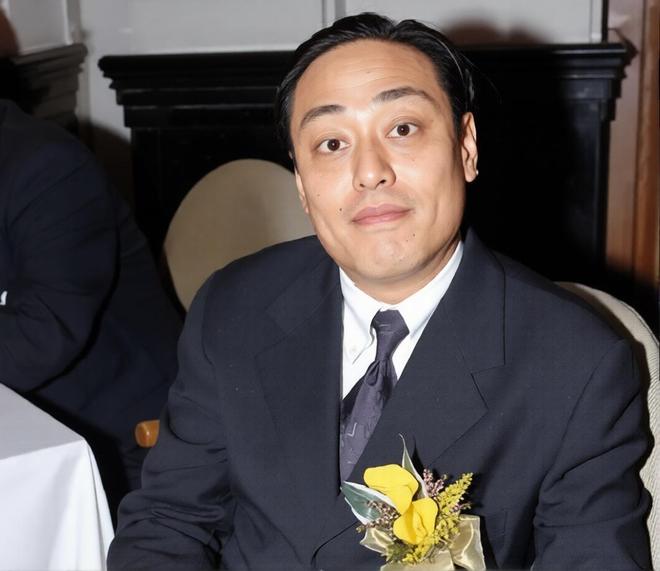 巴西队球迷一致认为，裁判偷走了胜利，我们可是五星