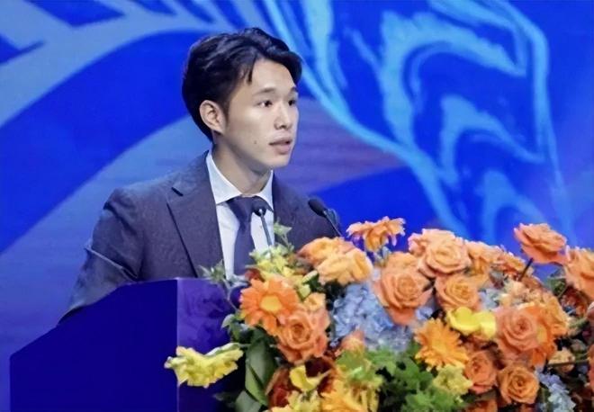 宏远速递！新老总做重要决定，朱芳雨回归交接，周鹏自告奋勇