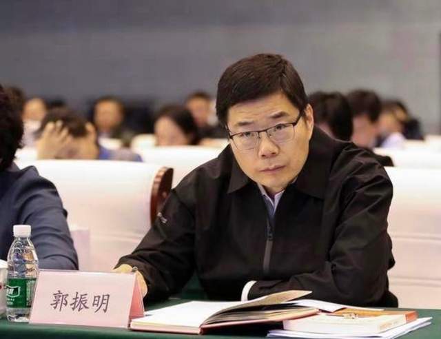 德约遭逆转第25冠梦碎法网将迎来新王，双蛋惨案制造者成王左对手