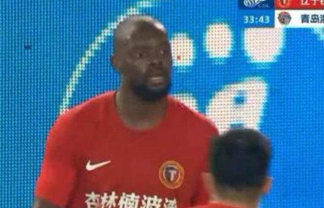 新疆24岁妈妈诞下五胞胎，养娃7个月爸爸暴瘦22斤：1男4女，一个月喝40罐奶粉、一天用30多片尿不湿，妈妈还喂母乳