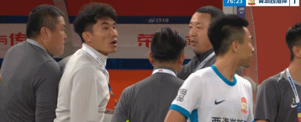 葡萄牙歌手:C罗有半神综合征!世界杯是十个人带一尊雕像!