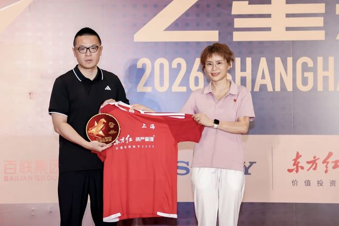 香港知名女星退圈多年风韵犹存，嫁印度籍老公，40岁高龄生女