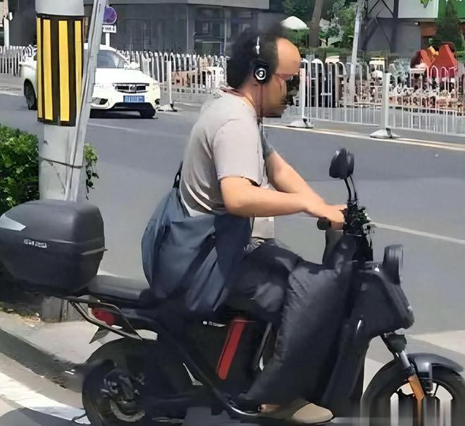 哀悼，20岁波兰小将科尔杜斯在一起与鹿相撞的交通事故中离世