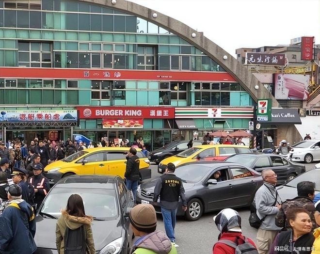25岁超模凯雅罕见谈哥哥：他挣扎了十年，一个月后他走了