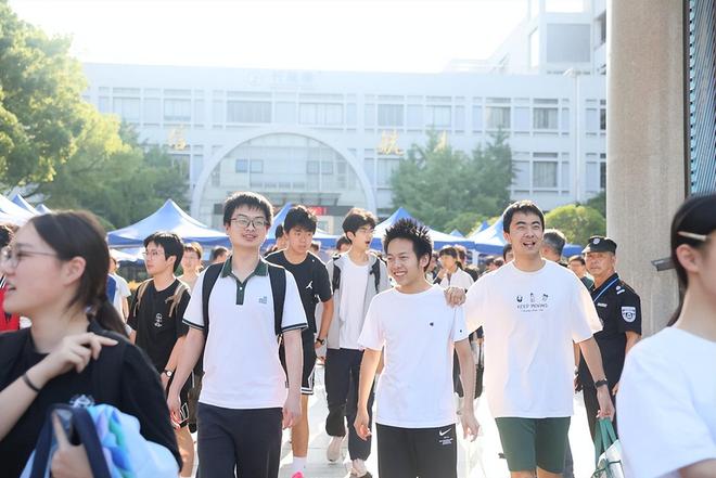 博格巴：既然阿森纳都能夺冠，那曼联三年之内也绝对可以