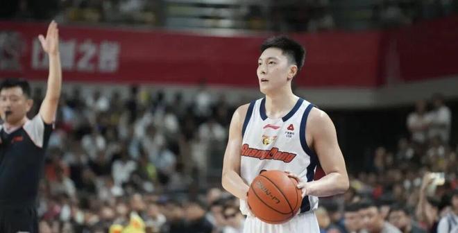 比赛失利后挥拳击打对手，乒乓球运动员曹彦灏被处罚并禁赛1年