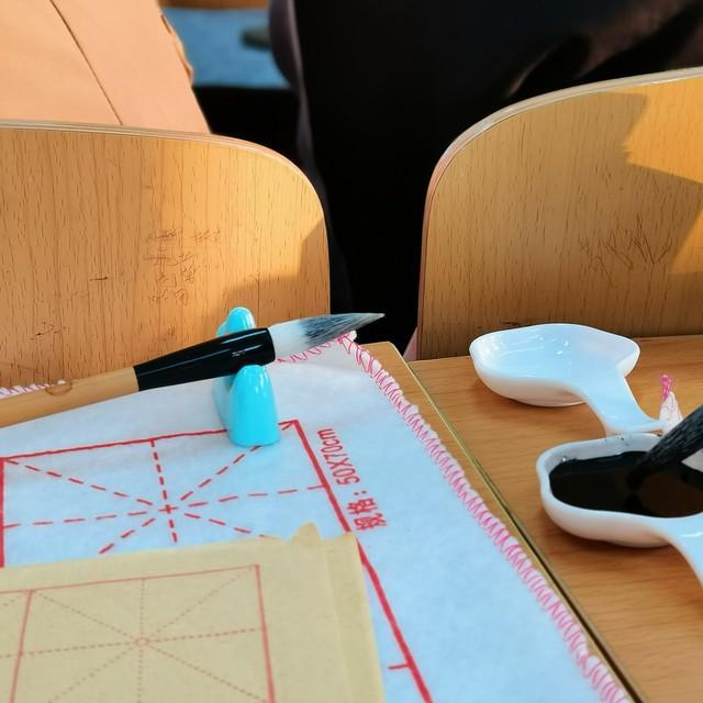《欢迎来龙餐馆》原型之一曾在伊拉克开餐厅：日均营业额约4000美元，当时做饭很难吃，一把糖一勺醋自己都吃不下去，但来的人挡都挡不住