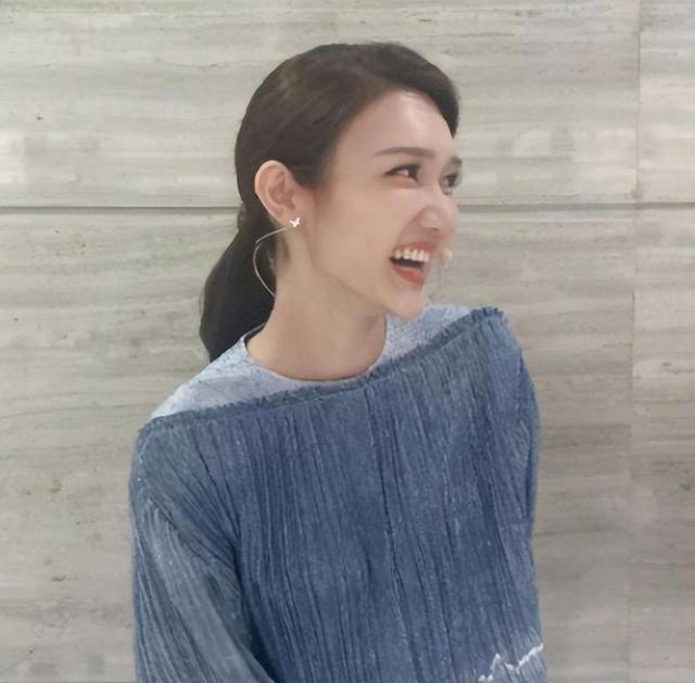 国乒男团摘银，王楚钦赛后微博评论区10分钟1W+评论：辛苦了