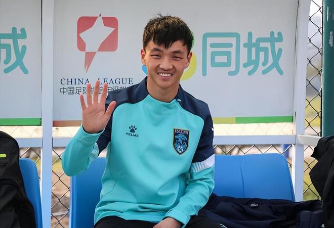 李书福卸任前炮轰某些车企:不懂装懂,后患无穷