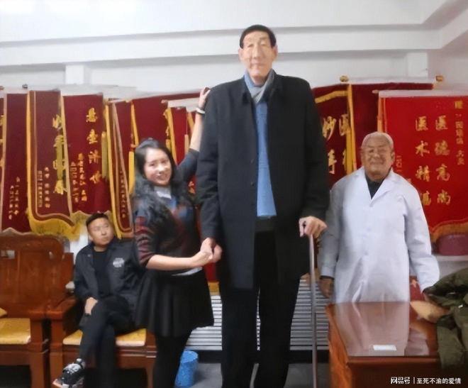 最懂何超琼的人,不是陈百强,不是母亲,而是已去世6年的他