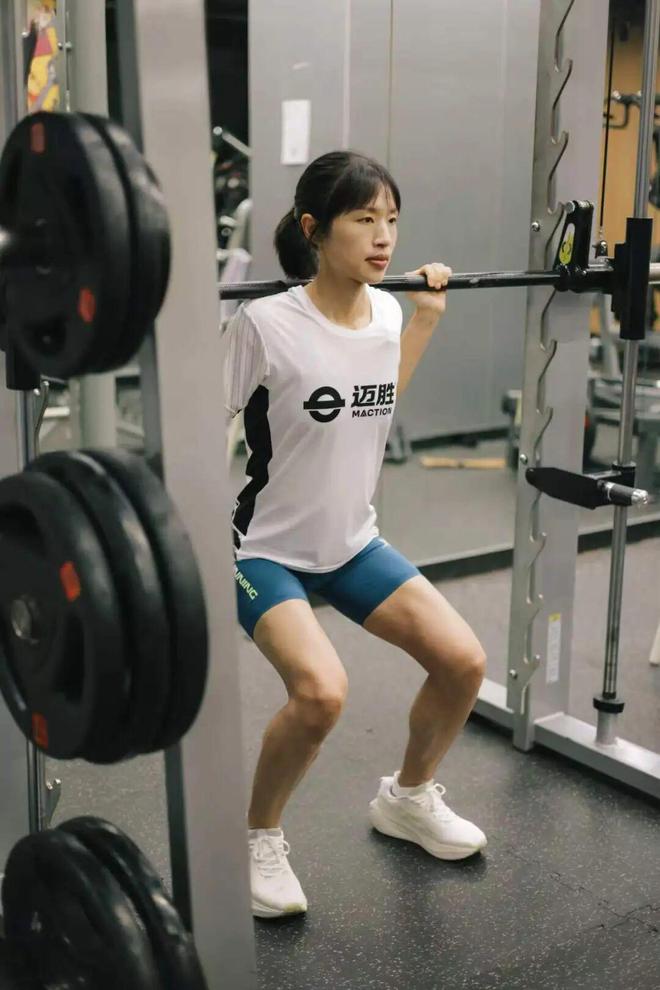 皇马vs马竞，B席、居莱尔或无缘首发；记者建议穆帅让维尼修斯，担任替补