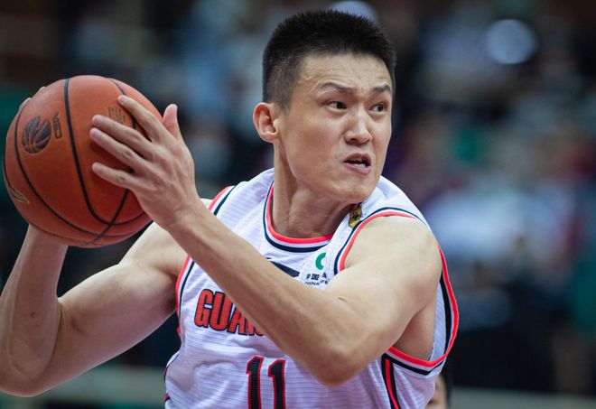 球迷吵翻！乔丹是NBA初代营销大牌，詹姆斯是迭代招牌，真相扎心