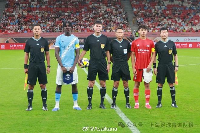 罗德里:我们有个群,里面都是三冠王和英超四连冠成员