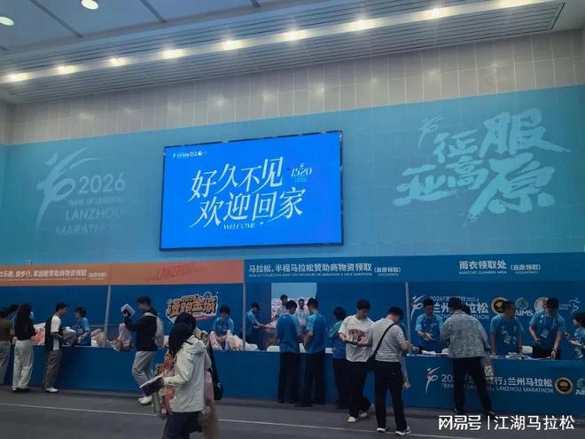 炸裂！亚航排泄事件后续：阿姨自曝原因，目击乘客发声，厕所就在5米远