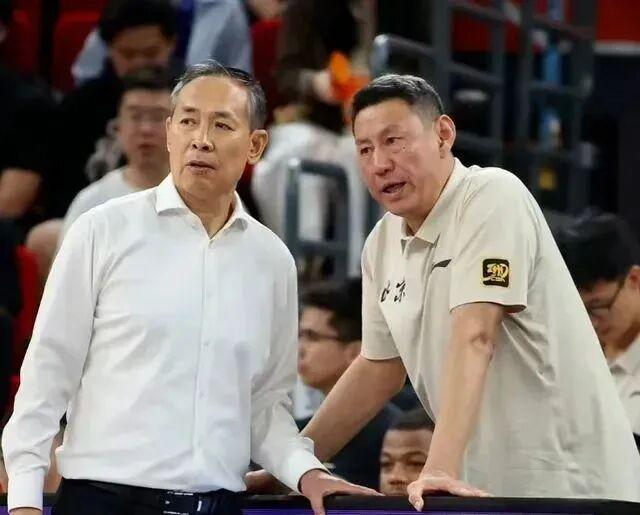 125亿美元天价易手!洛杉矶湖人队刷新职业体育最高估值纪录