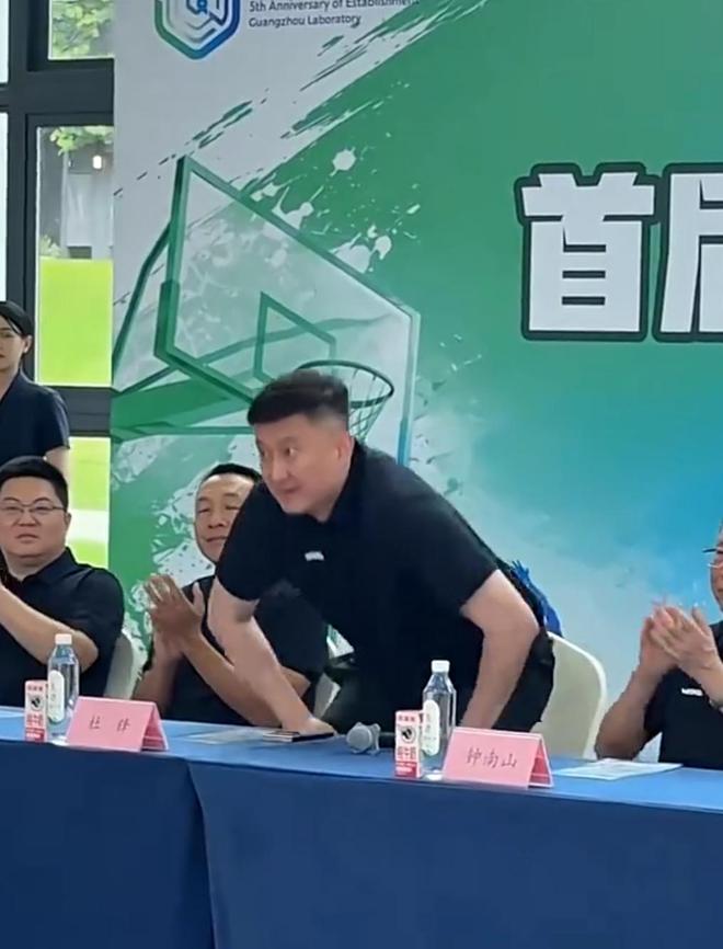 CBA3消息:前男篮主帅接手豪门,前辽篮功勋被归化,山东敲定目标