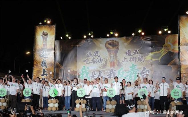 38岁刘亦菲抱小狗亮相七夕！整个娱乐圈都安静了，只知道她颜值高，却不知她还有一个好习惯