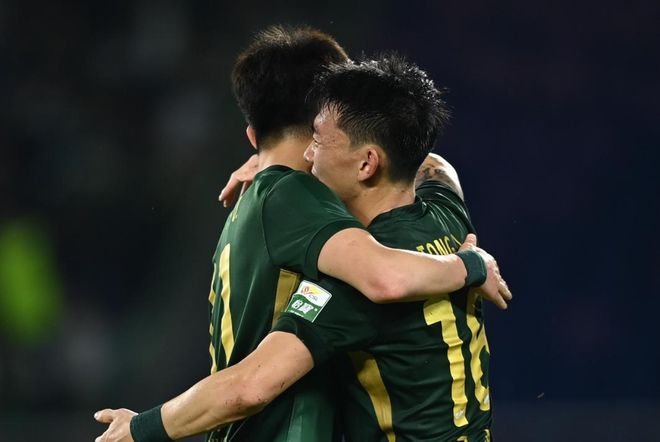 记者:特尔施特根接近永久转会加盟阿贾克斯