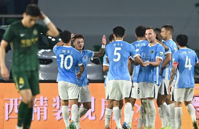 记者:特尔施特根接近永久转会加盟阿贾克斯