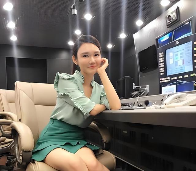 女子回应“儿女都不是亲生”:是我的错我认;否认婚内转移1400万元,称丈夫也有第三者并对自己拳打脚踢,双方都有错,丈夫:没有家暴出轨