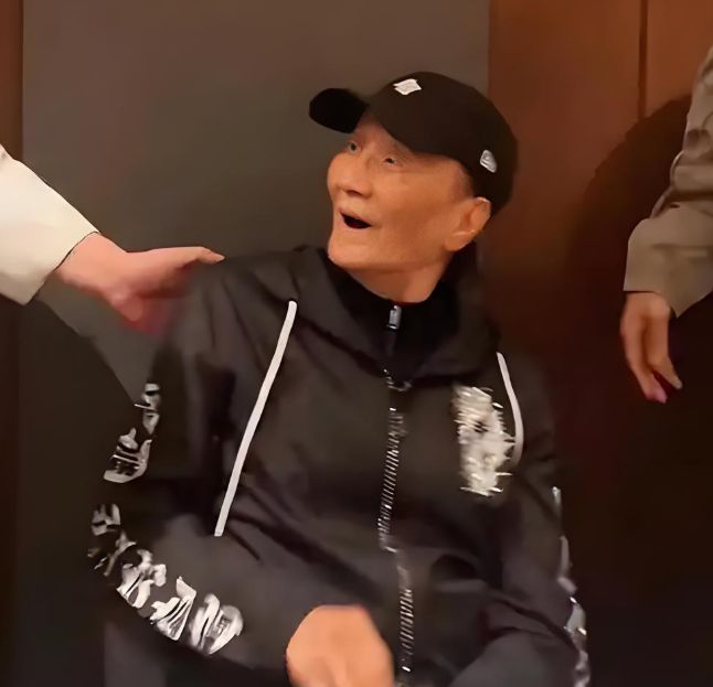 不打了！CBA一夜剧变，广州男篮五人离队，青岛男篮三外援确定