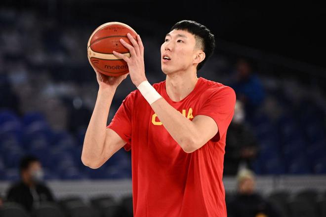 CBA：广东男篮邀请易建联出山，一线外援出走原因出炉，段睿骐主动选择辽宁，朱芳雨下一步工作敲定