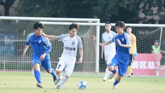 郑钦文不敌伊埃拉：领先后崩盘成常态？心理问题还是技术问题？