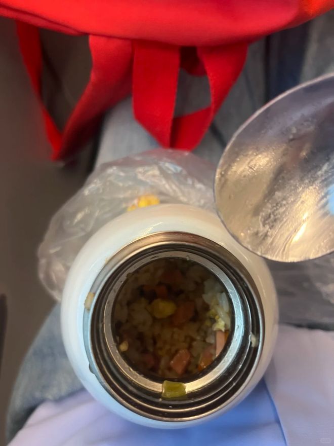 邮报:乌加特受伤不太可能影响曼联引进埃德松和M费的财力