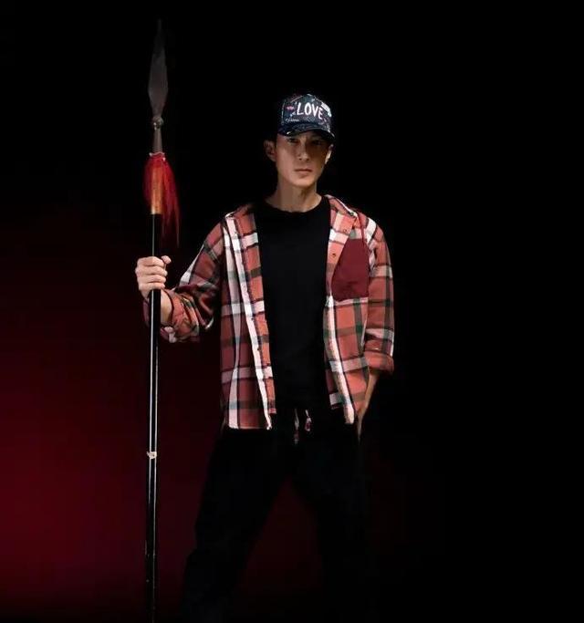 湖人队的里夫斯准备“狠狠教训卢卡·东契奇”，但这是有原因的