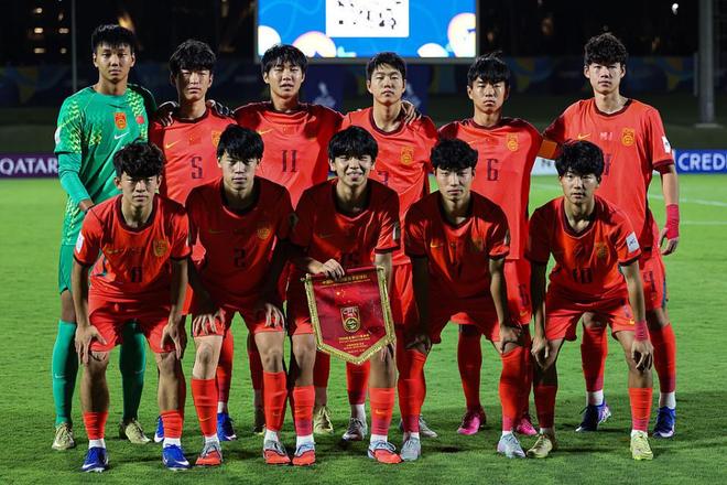 8分完胜！中国男篮3连胜夺冠：贺希宁轰25分6助，奇兵三分5中5