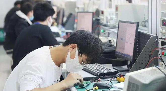 3胜5平2负，欧足联亮相的前10支球队仅3支取得胜利