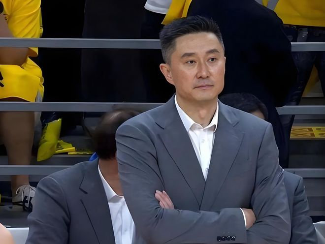 瑞幸“窜稀”吸管卖爆！坐马桶上喝的咖啡出现了？