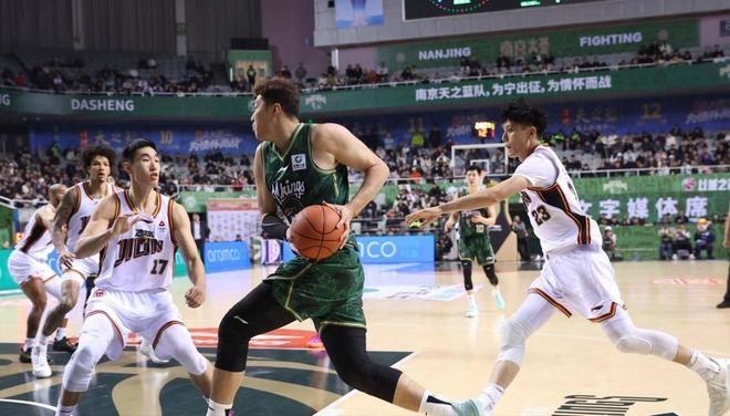 记者：消息人士淡化了富勒姆与阿韦洛亚谈判深入的说法