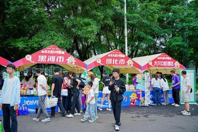 杜峰也没想到,在清华附中读书的儿子,如今15岁就开始为自己争光
