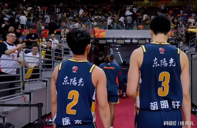 开拓者离队第3人诞生，杨瀚森机遇与挑战并存